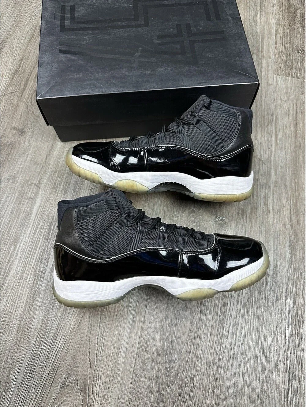 Size 8M - Jordan 11 Space Jam (2016)